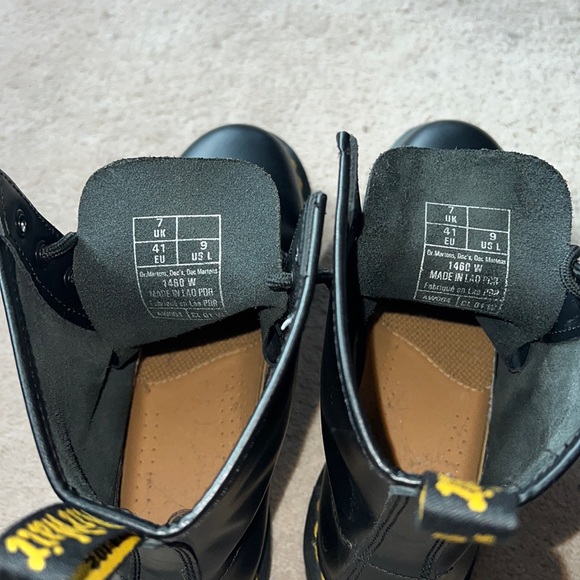 Dr. Martens 1460 Smooth Black Leather Combat Boot Women’s Size 9 - Picture 7 of 8